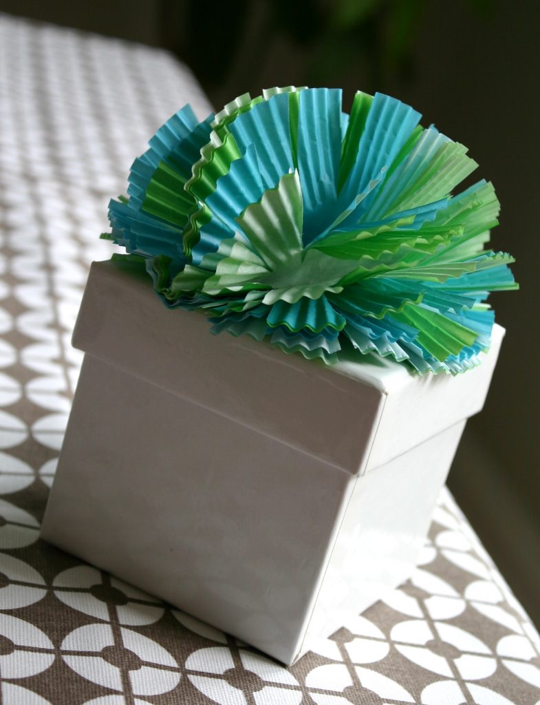 cupcake liner gift bow topper