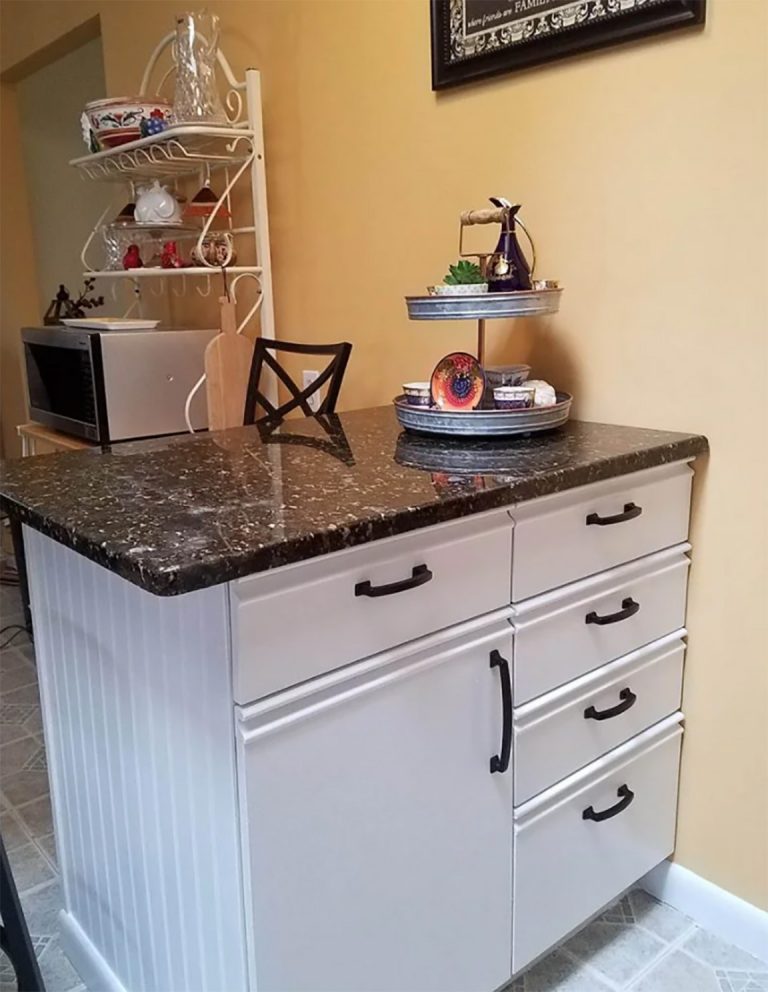 1970’s Laminate Kitchen Island Makeover