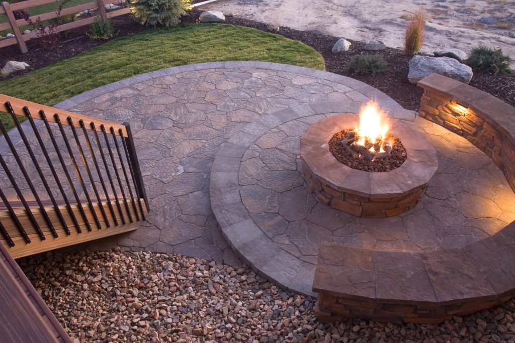 Stone Fire Pit Ideas for Outdoor Living Spaces