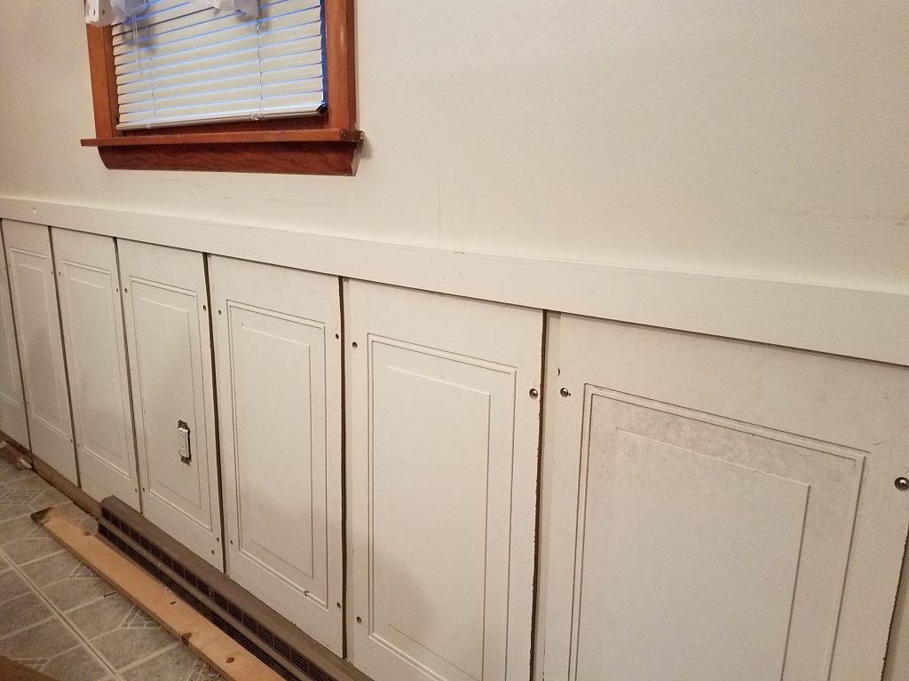 How to Install Wainscoting