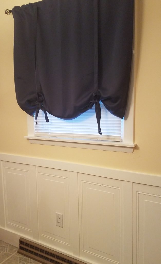 How to fit Wainscoting - window