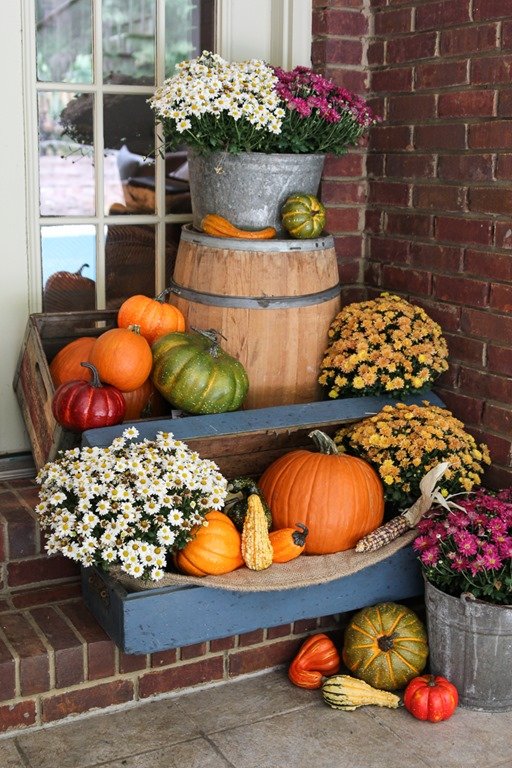 Fall Porch Decorating